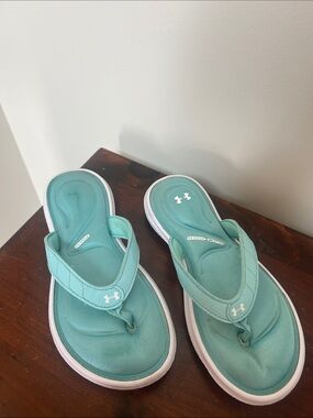 Under Armour Women's Aqua Teal Cushioned Slide Sandals size 6